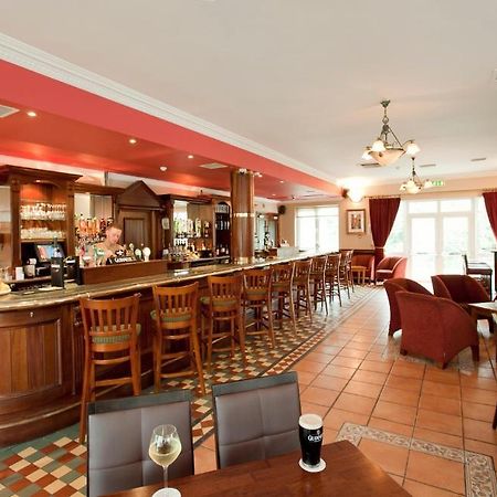מקרום Riverside Park Hotel מראה חיצוני תמונה
