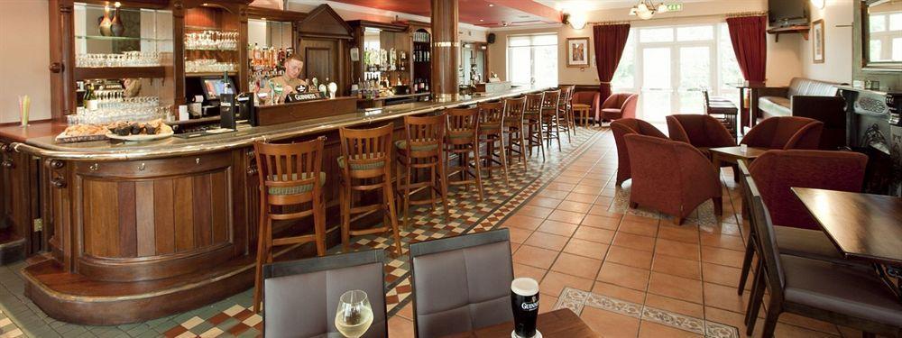 מקרום Riverside Park Hotel מראה חיצוני תמונה