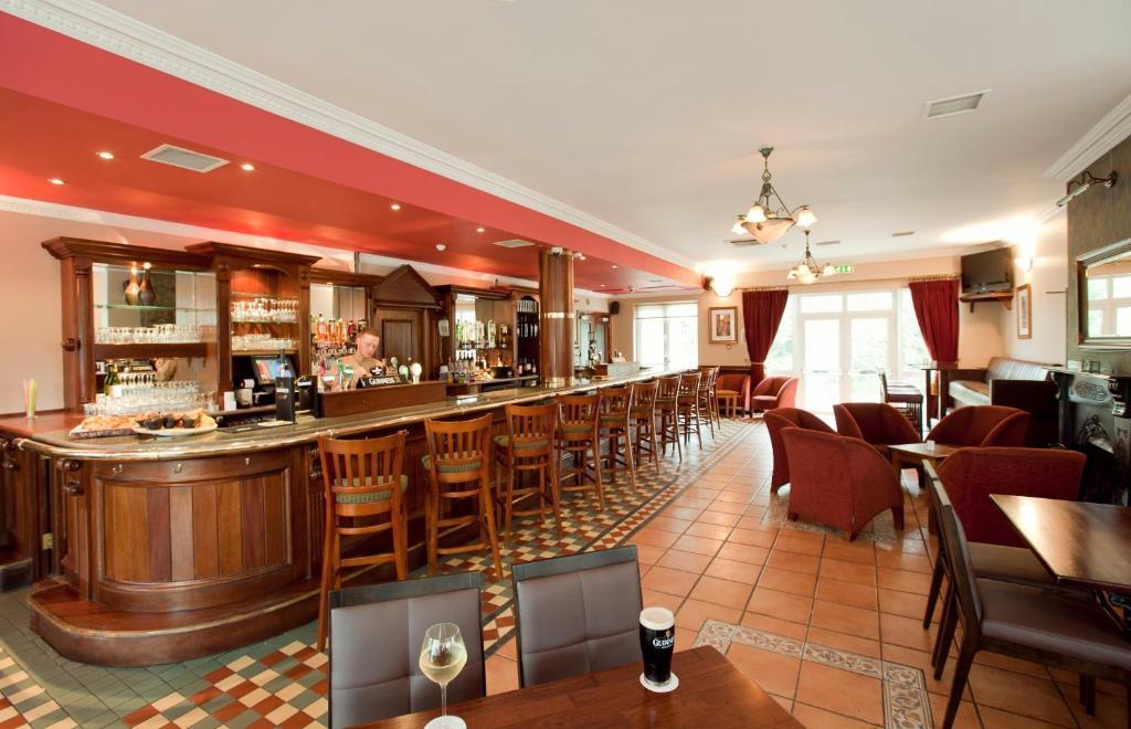מקרום Riverside Park Hotel מראה חיצוני תמונה