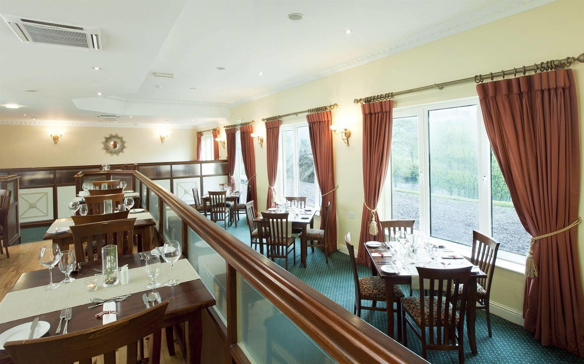 מקרום Riverside Park Hotel מראה חיצוני תמונה