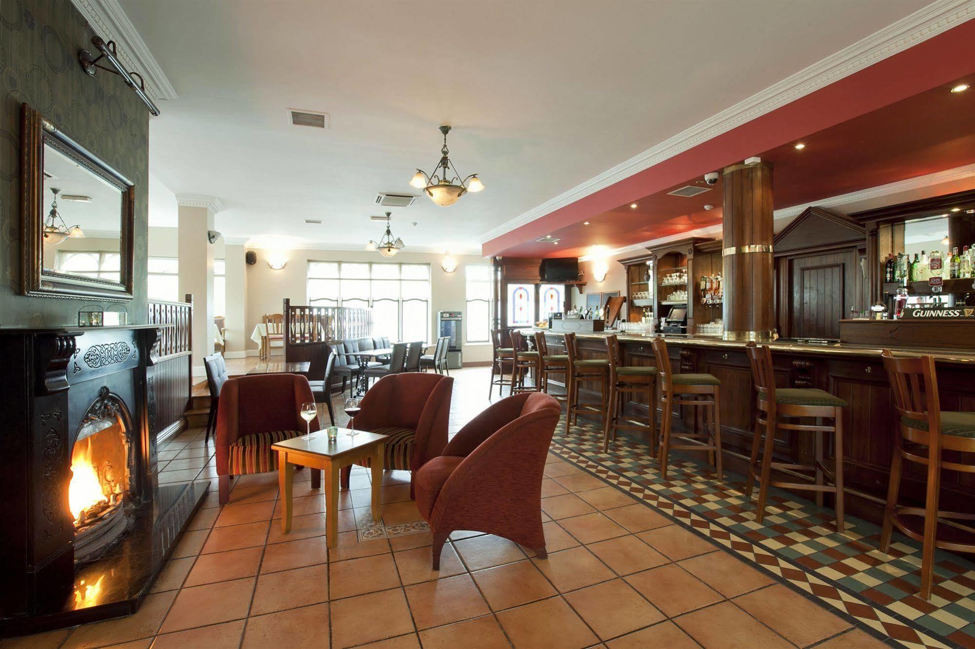 מקרום Riverside Park Hotel מראה חיצוני תמונה